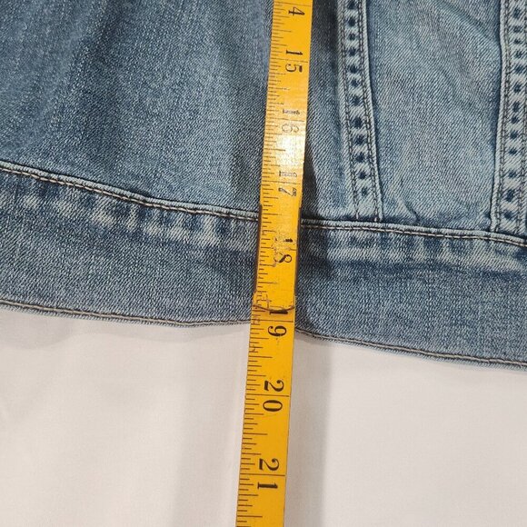 Torrid Women’s Denim Jean Vest Size 3 Cropped Light Wash Collared
Lot H - Picture 6 of 6
